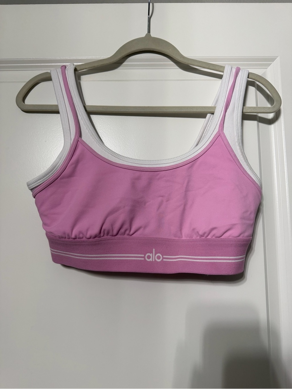 ALO Yoga Women’s Light Pink Layered Scoop Sports Bra - Picture 3 of 4